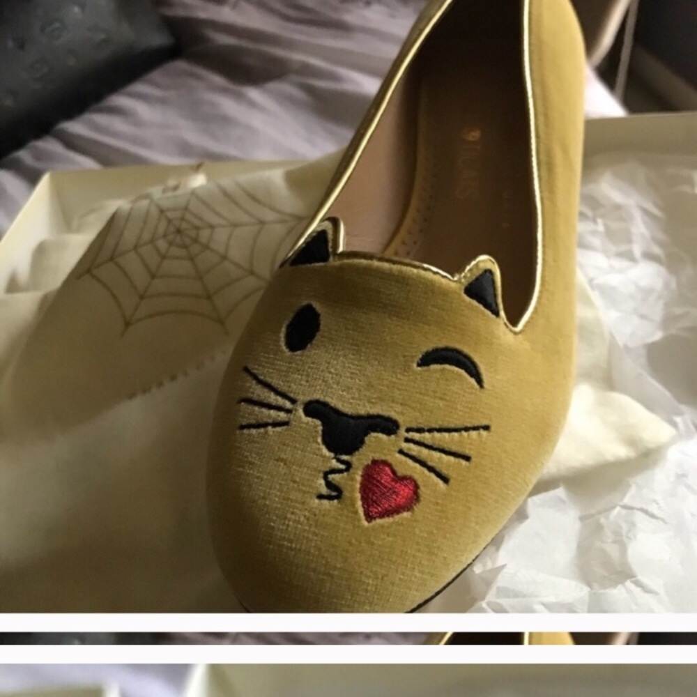 Charlotte Olympia flat- worn once. Yellow size 9